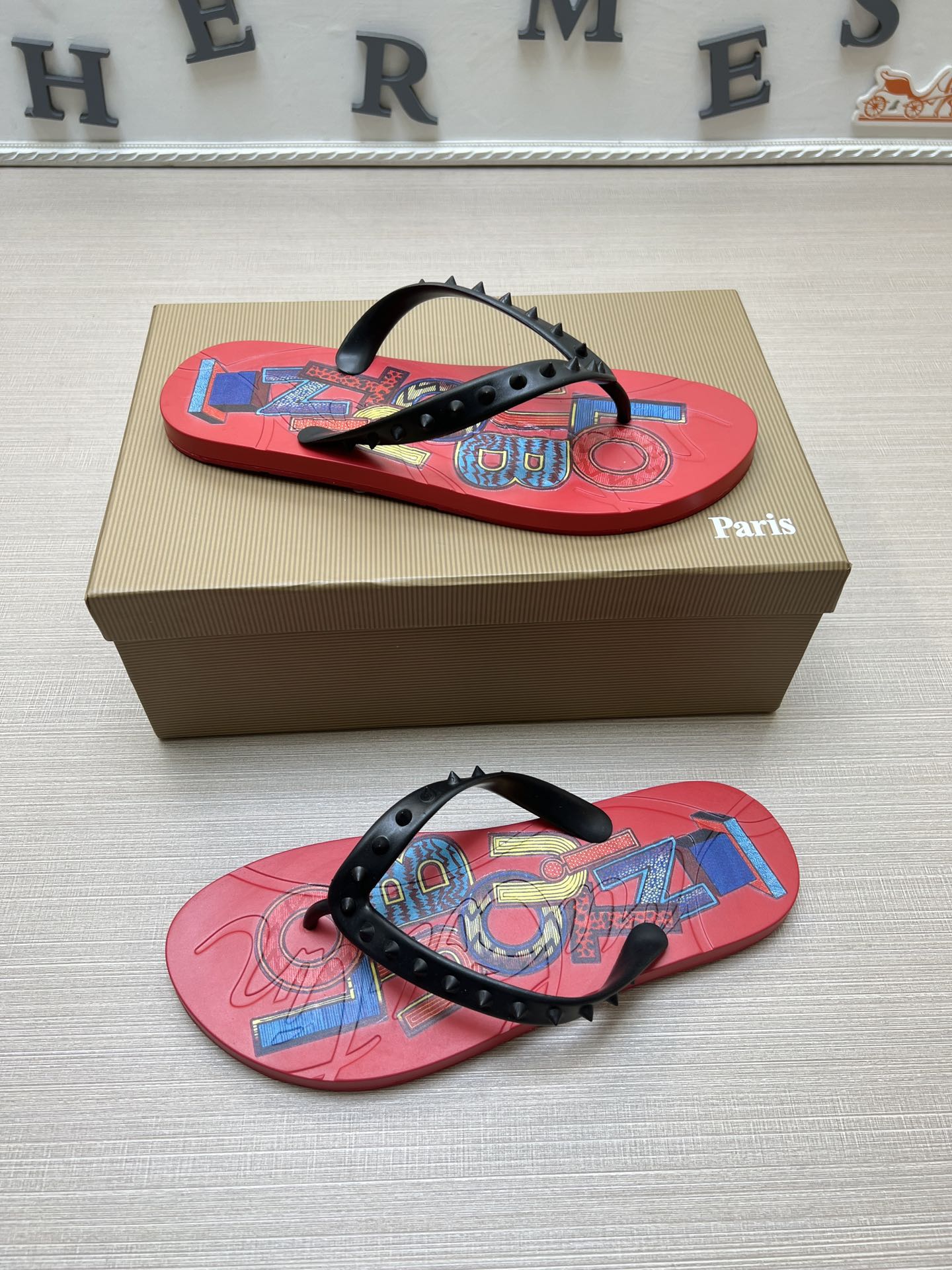 54A107ZDE Stylish slippers