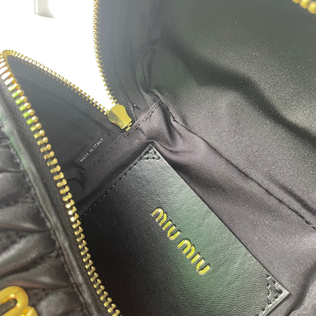 15RA102BDE Stylish leather bag