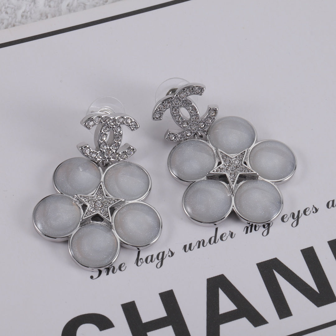 14C1085EDE Stylish Earrings