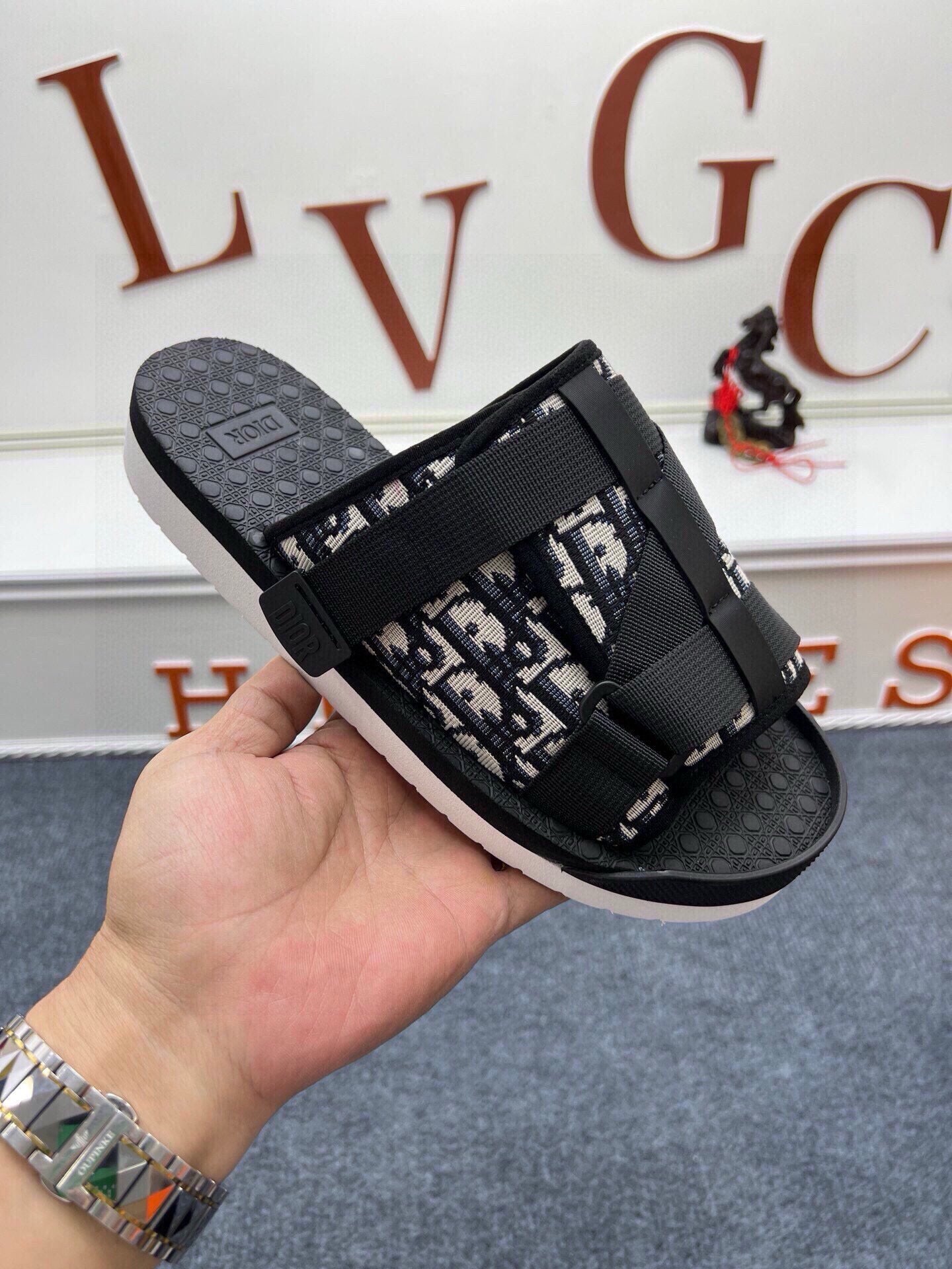 535ZD305ZDE Stylish Slippers