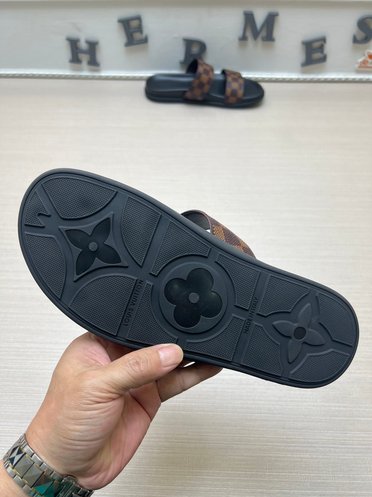 54E60ZDE Stylish slippers