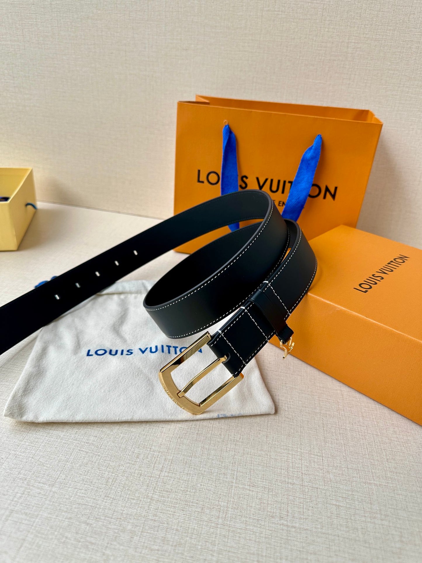 1WE161PDE Stylish High quality belt With full package