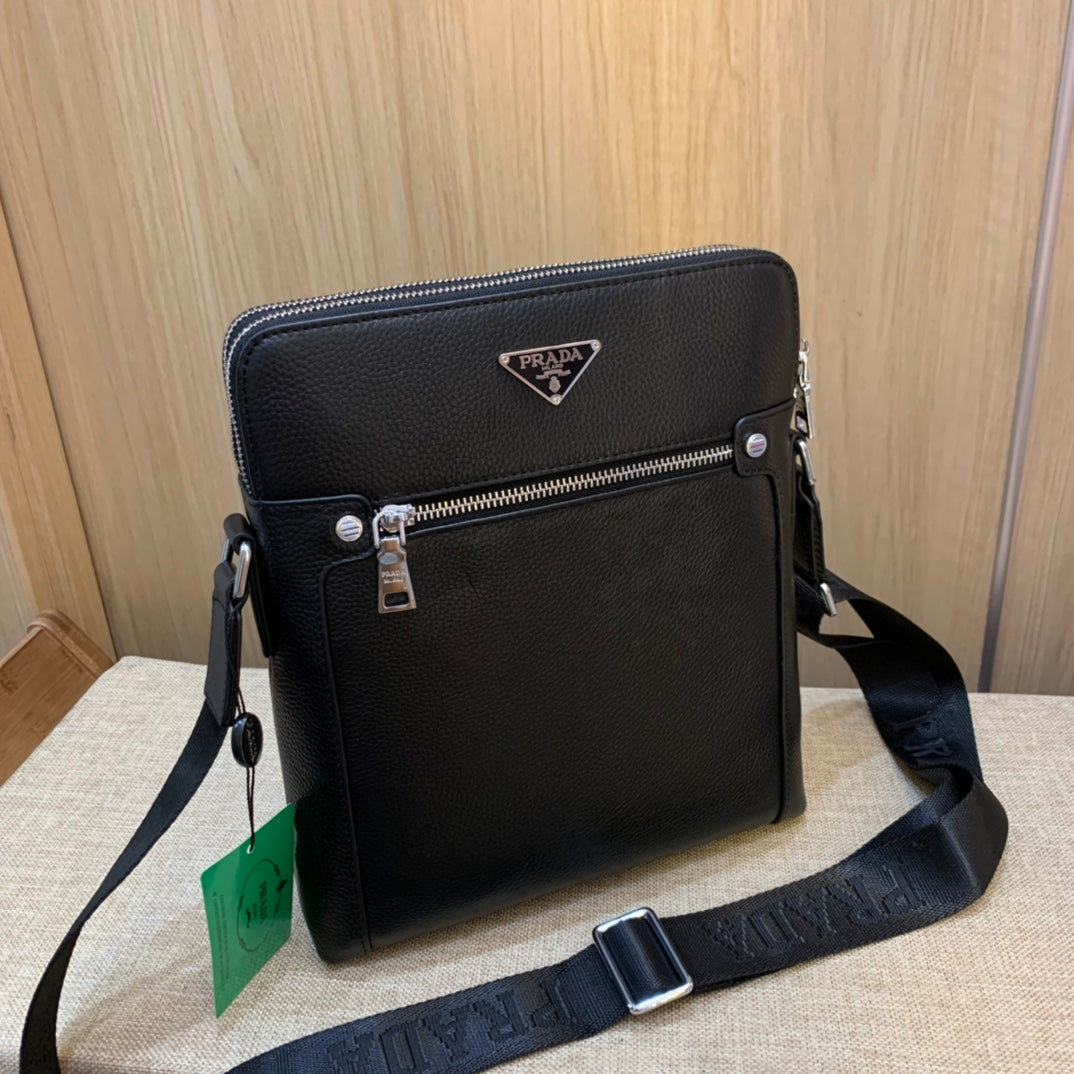 2XPD308BDE Stylish leather bag