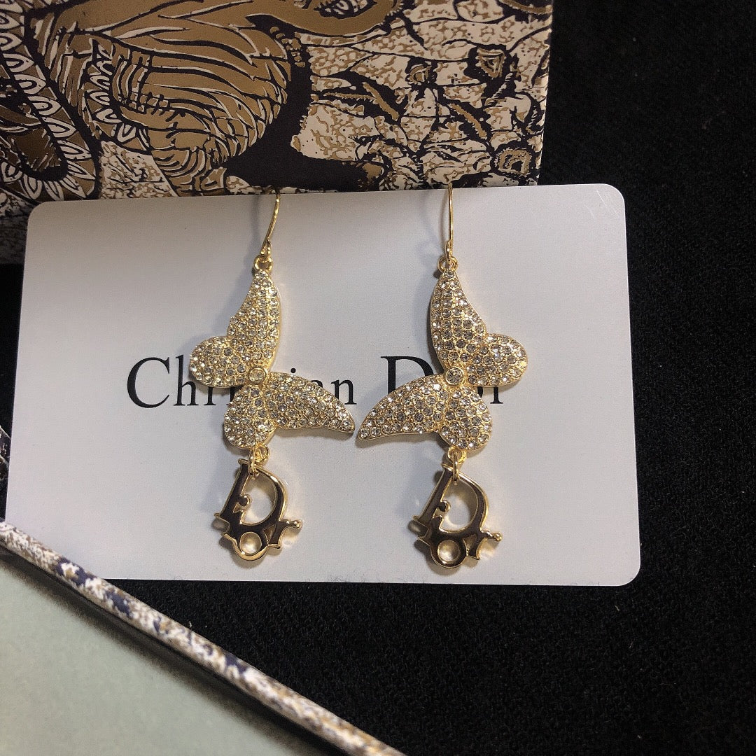 1YD225EDE Stylish Earrings