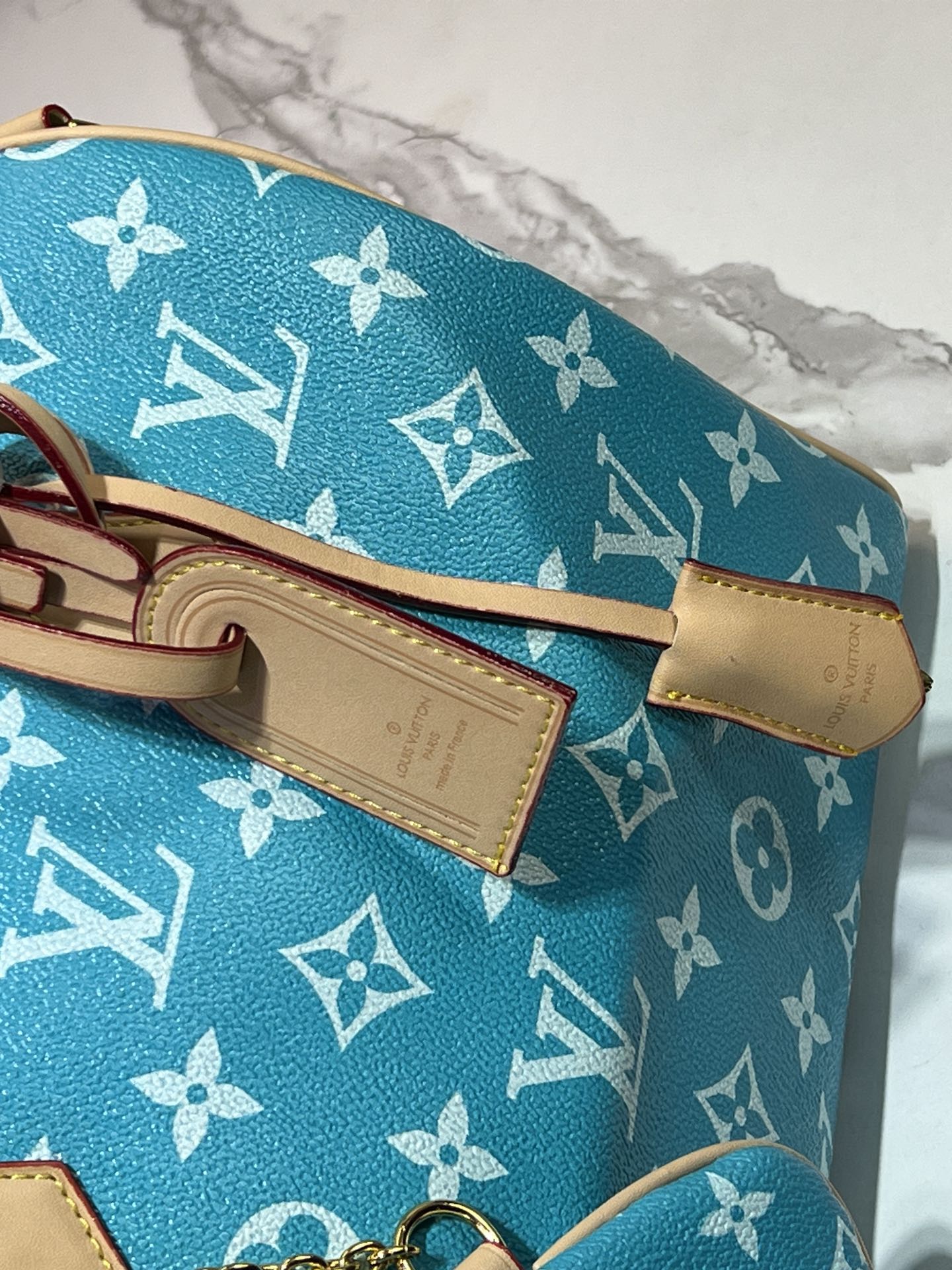 155XE16BDE Stylish leather bag