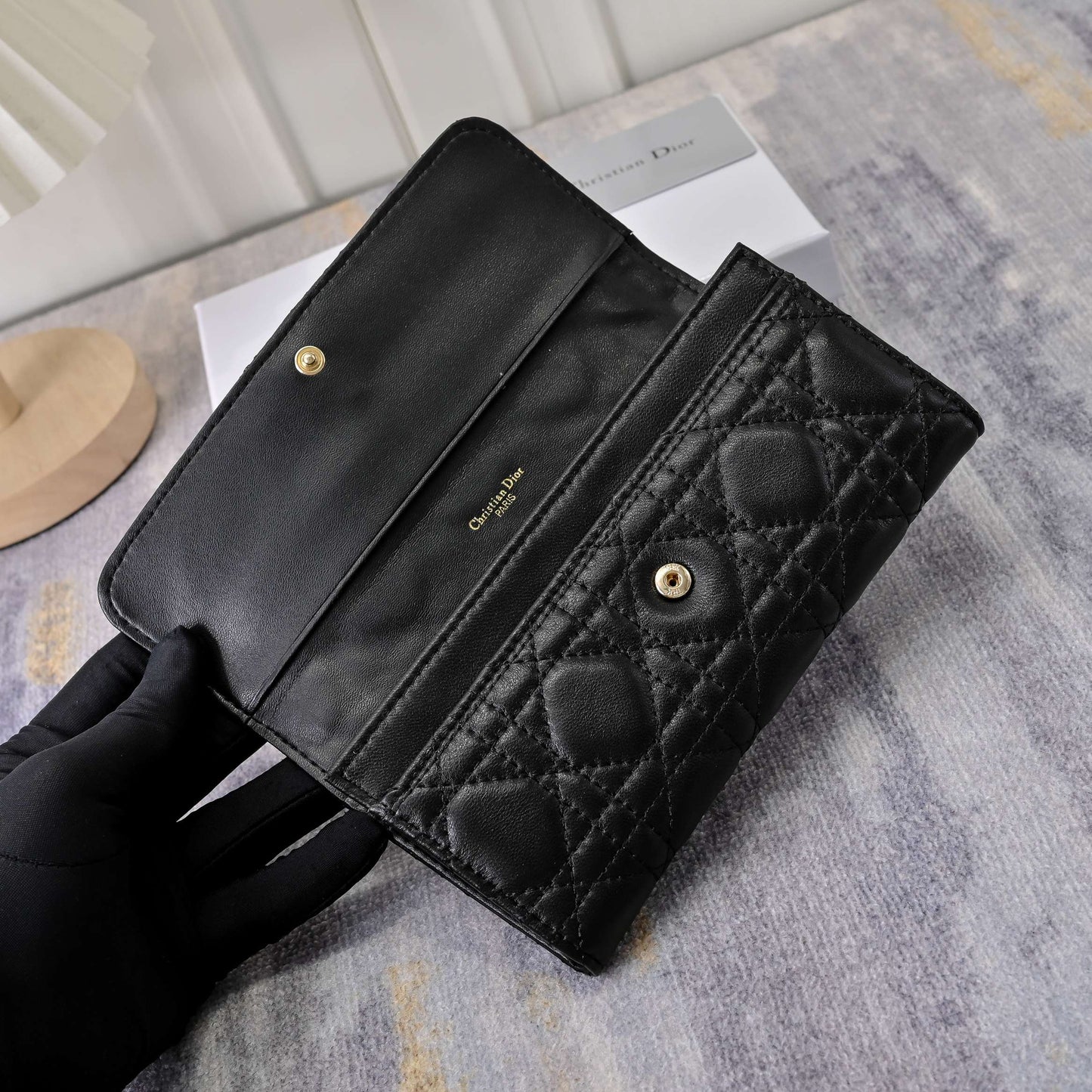 15RD89BDE Stylish leather bag