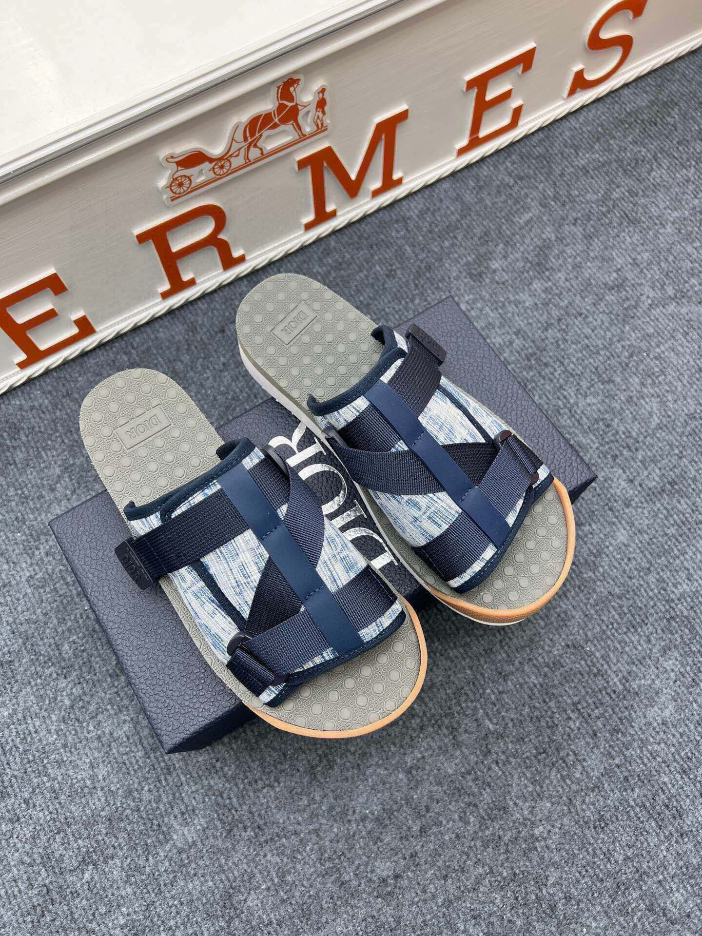 535ZD305ZDE Stylish Slippers