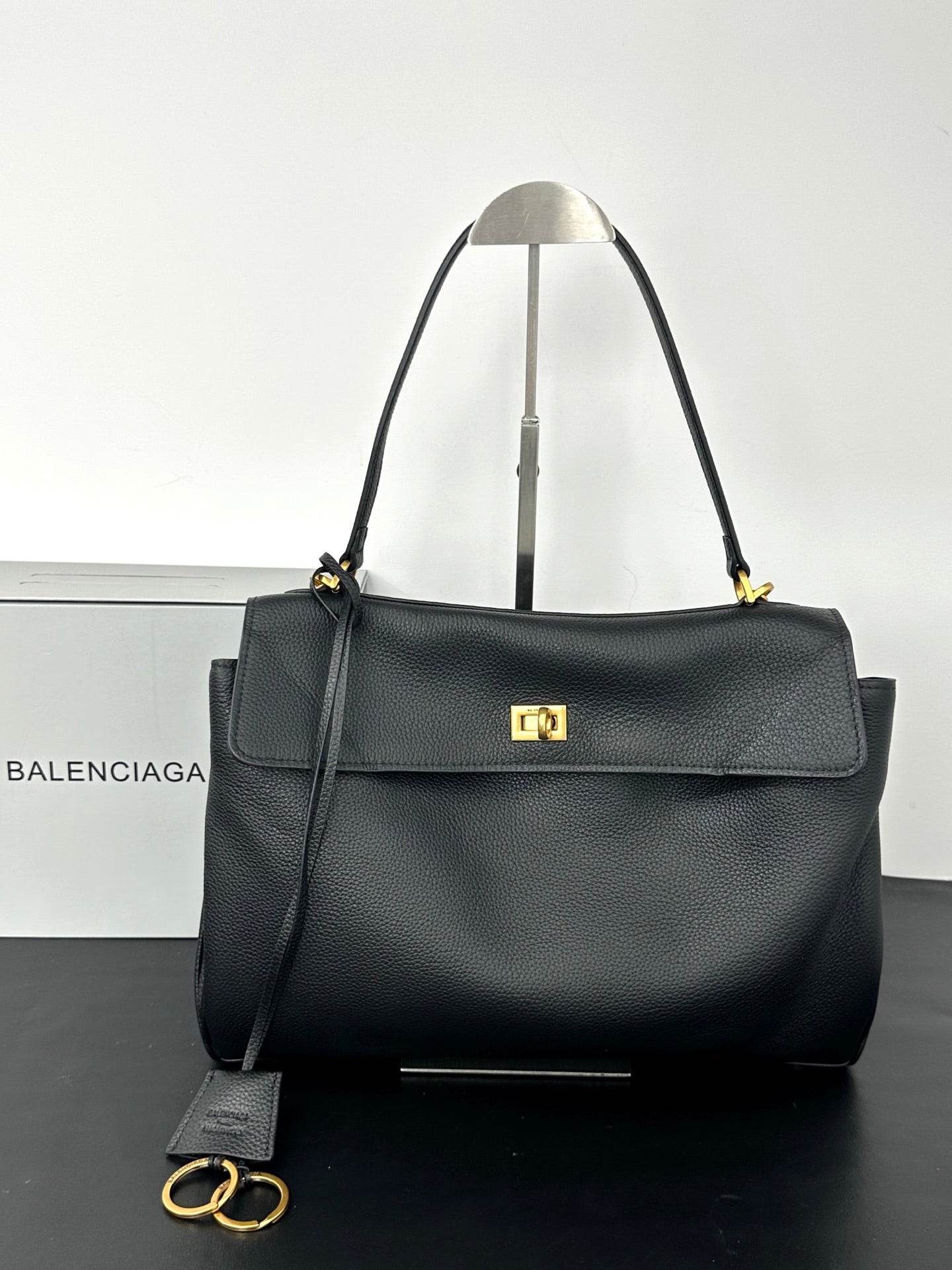 15XJ4BDE Stylish leather bag
