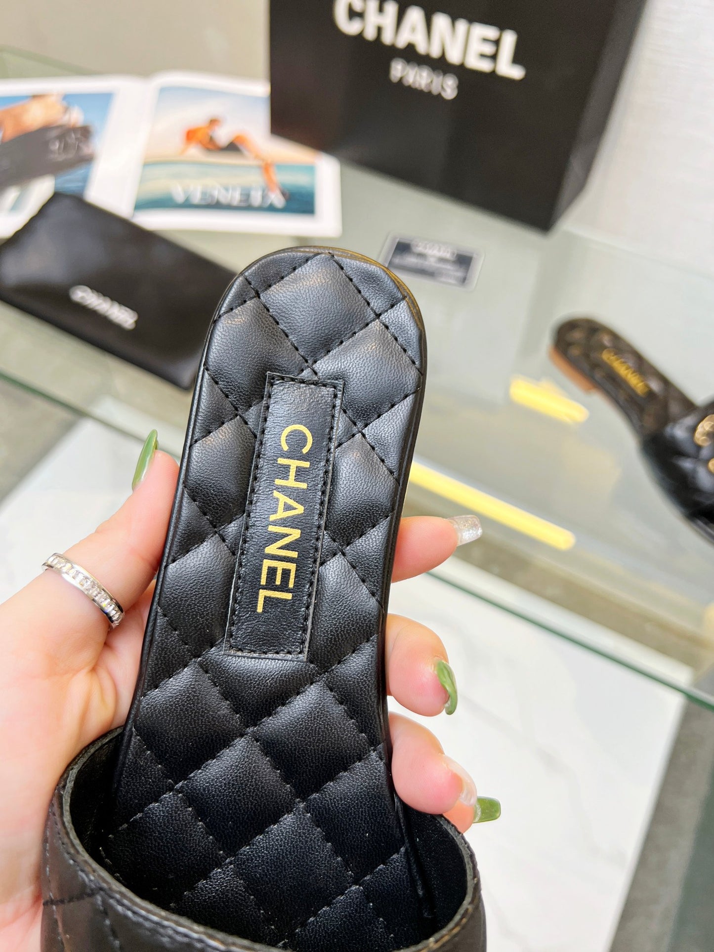245RC12ZDE Stylish genuine leather slippers