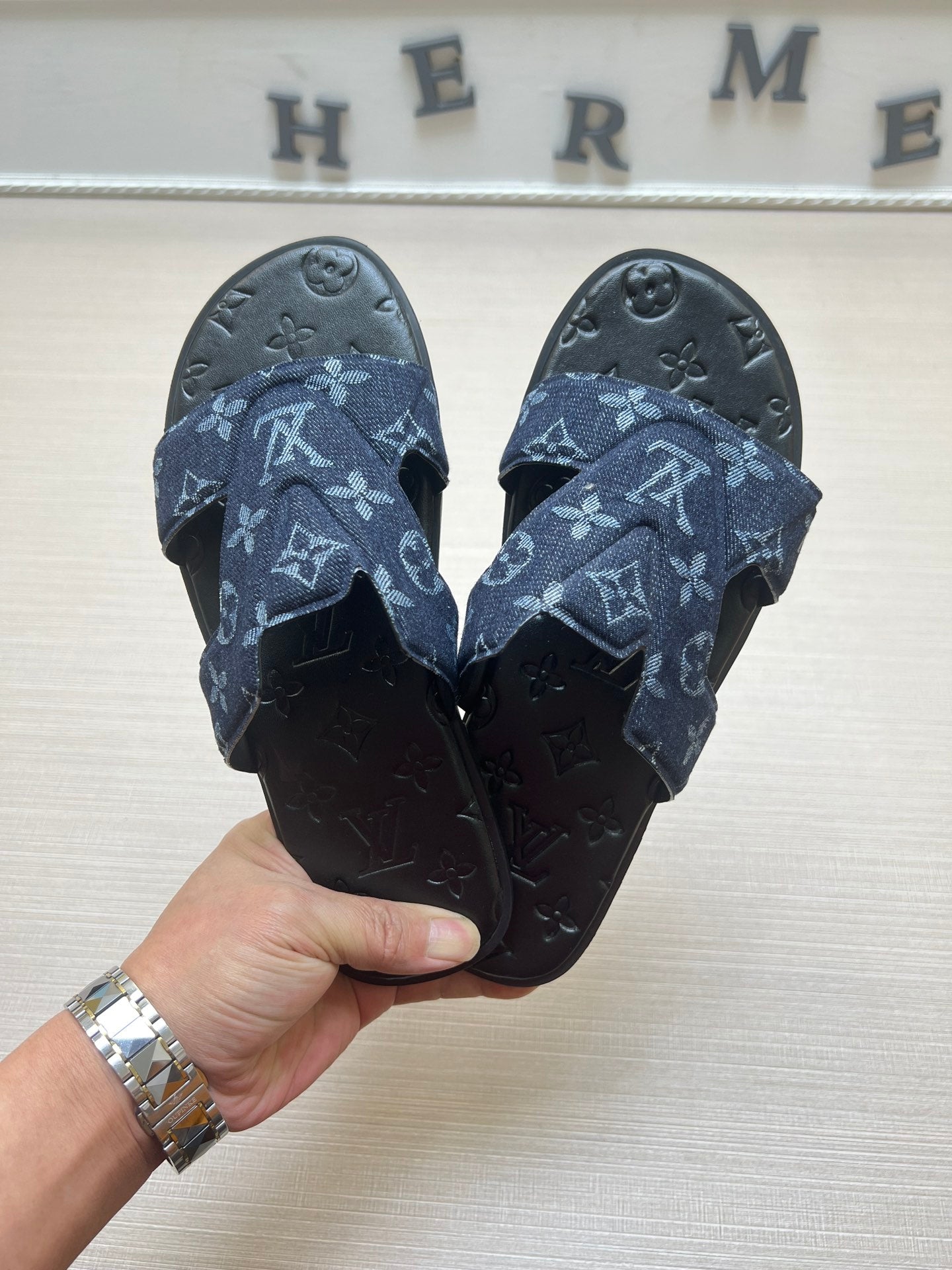 54E28ZDE Stylish slippers