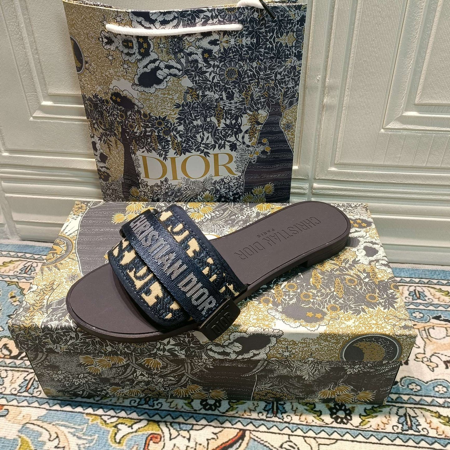 14D20ZDE Stylish Slippers