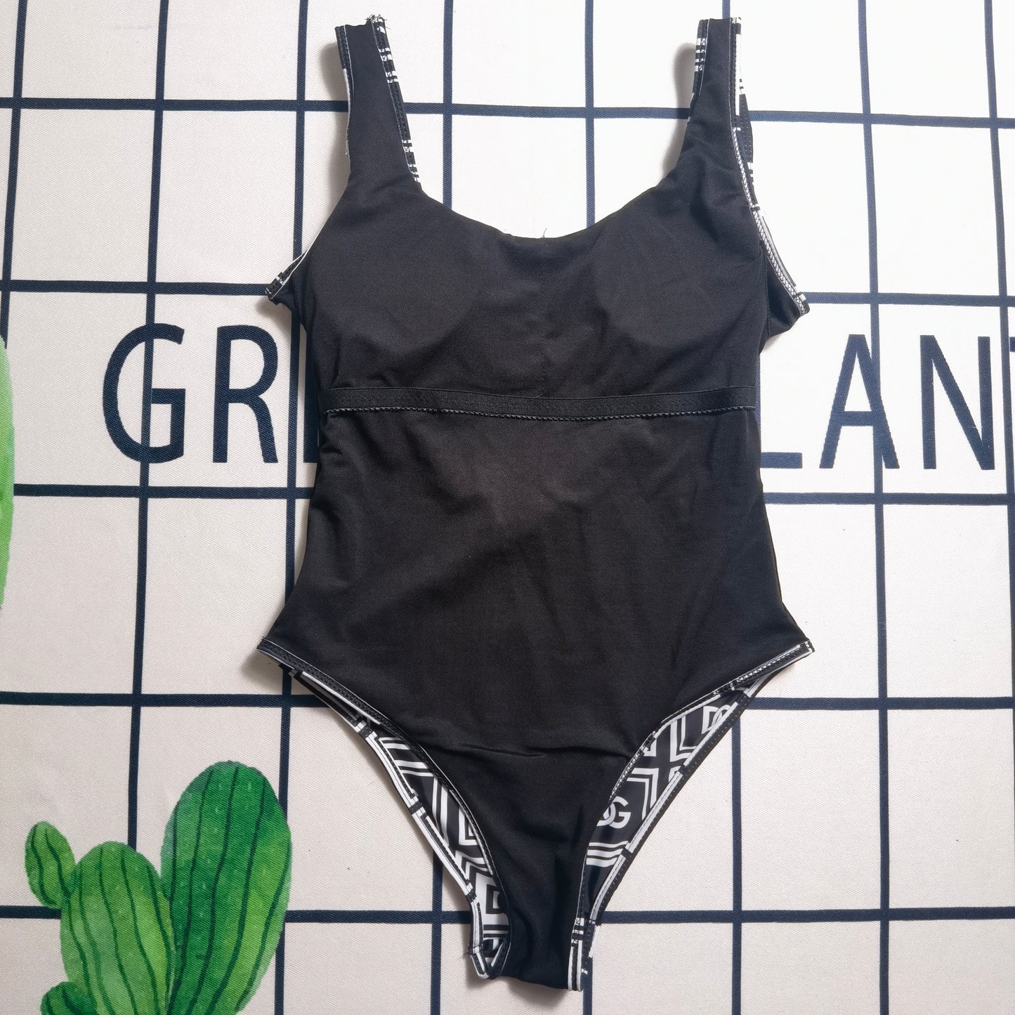 14A96YDE Stylish Bikini swimsuit