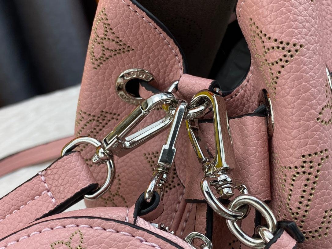 165NE98BDE Stylish leather bag