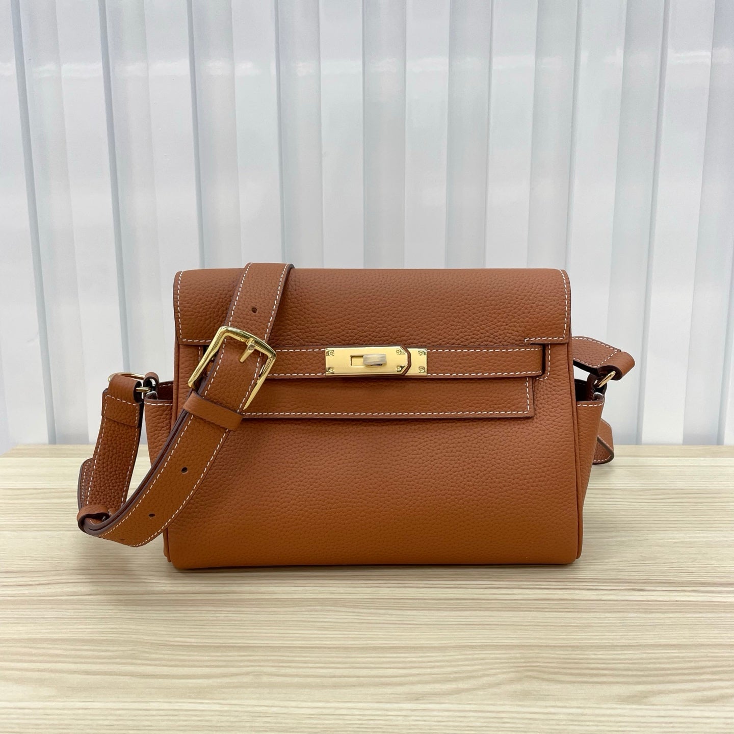 15RH4BDE Stylish leather bag