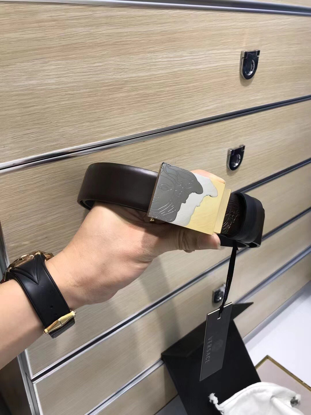 14V81PDE Stylish High quality belt With full package