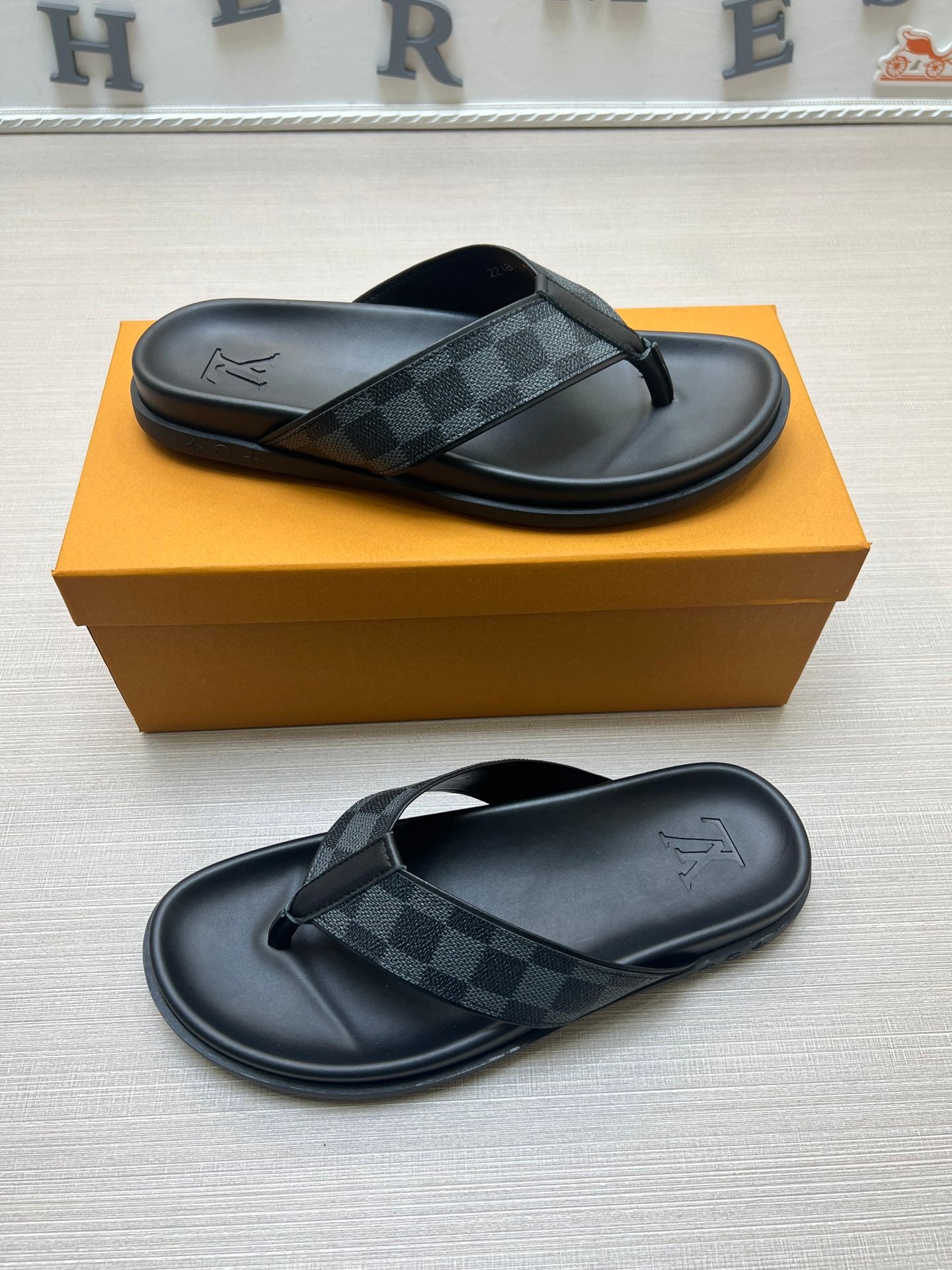 54E59ZDE Stylish slippers
