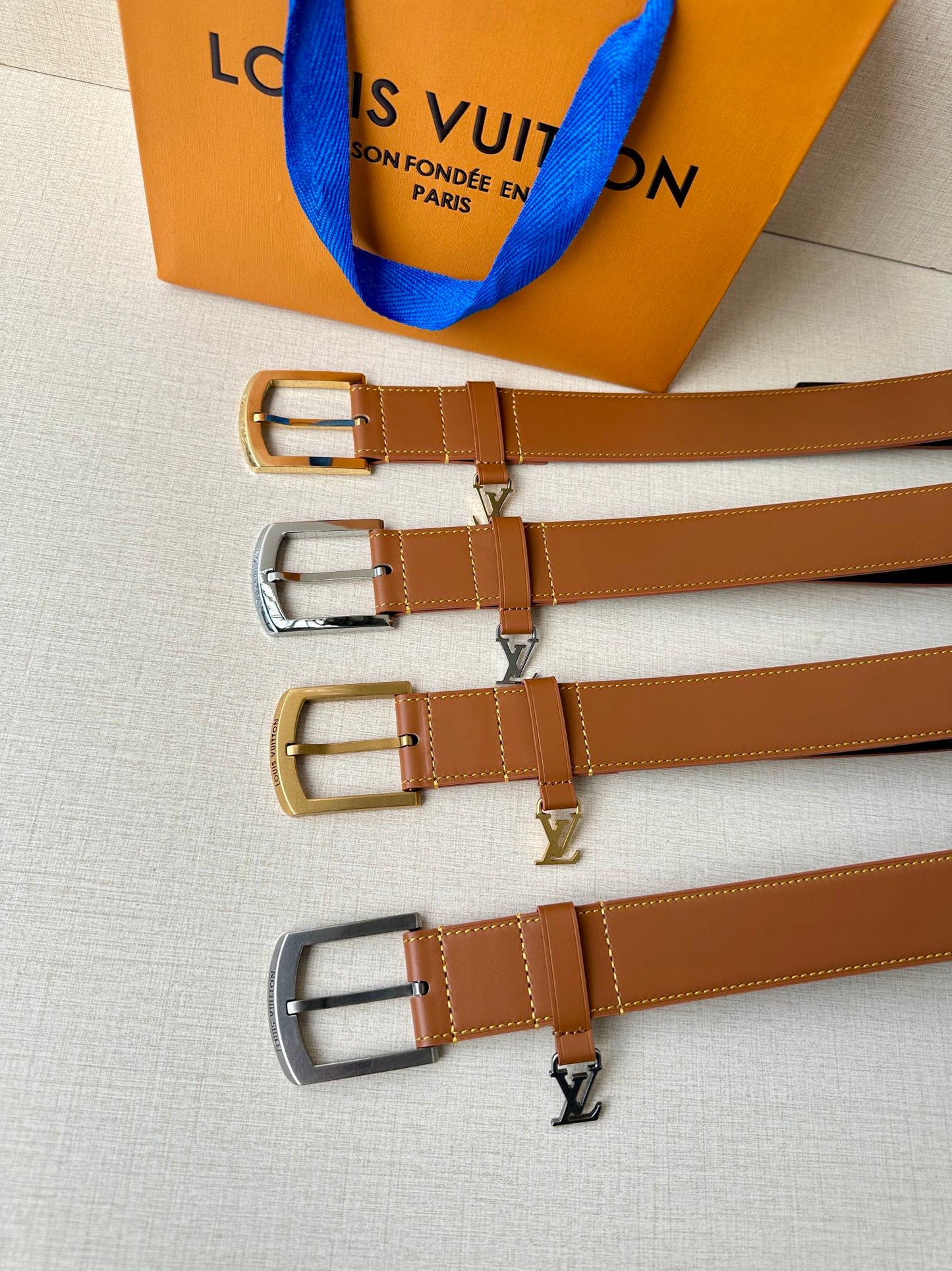 1WE160PDE Stylish High quality belt With full package