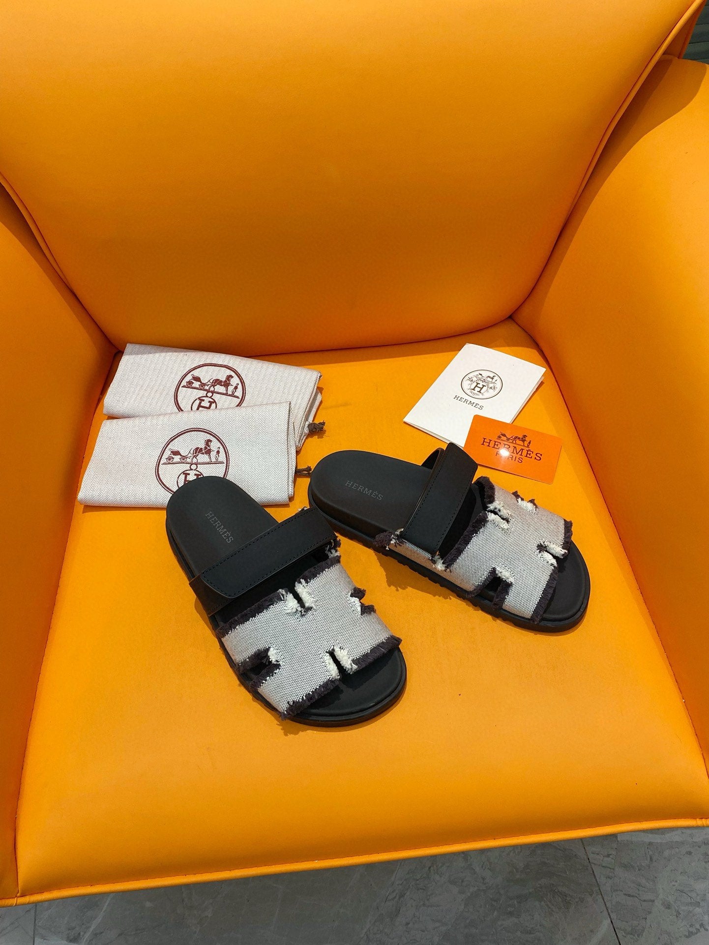 14H1ZDE Stylish sandals