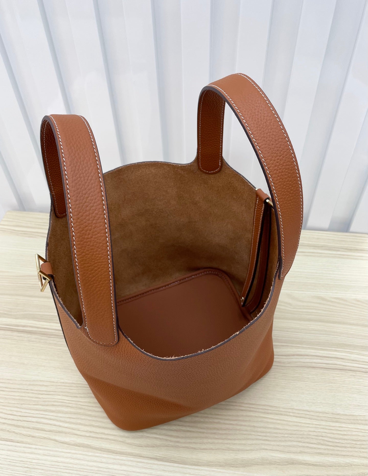 15RH6BDE Stylish leather bag