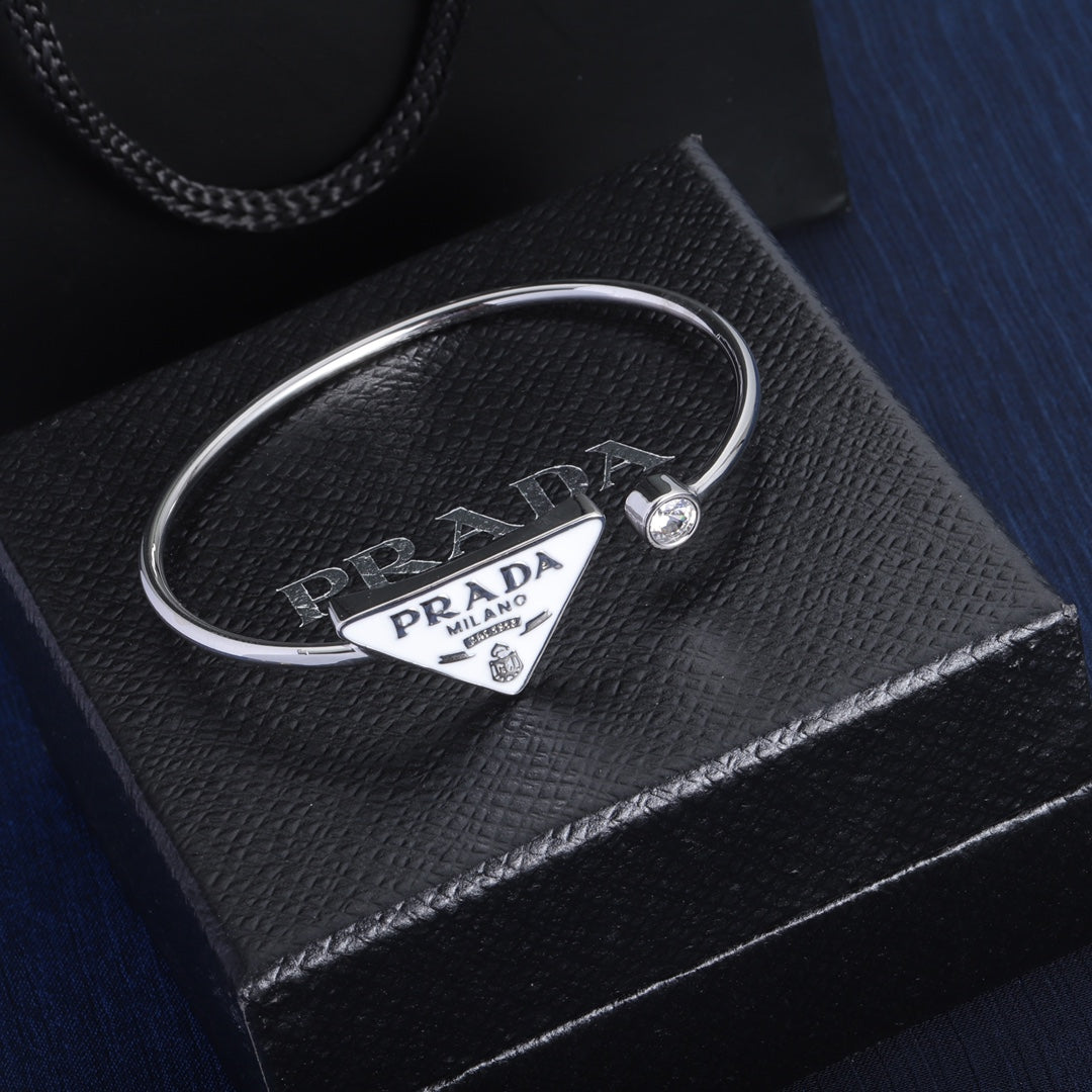 1YPD68KDE Stylish Bracelets