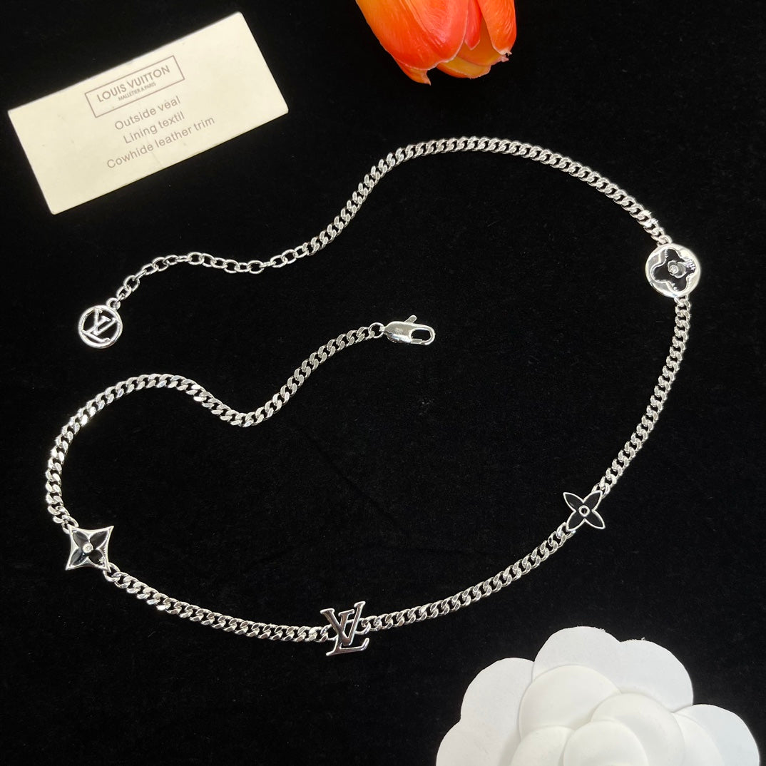 14E1001XDE Stylish Necklaces