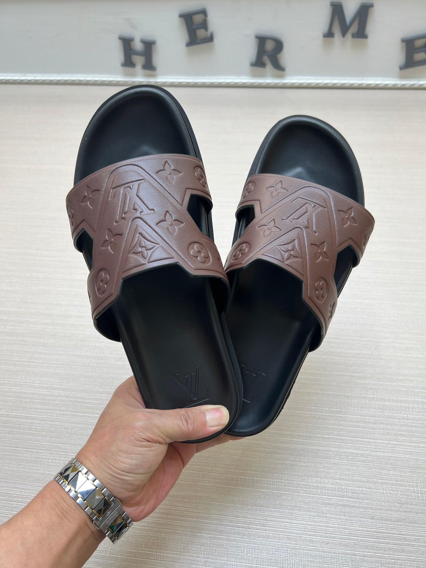 54E66ZDE Stylish slippers