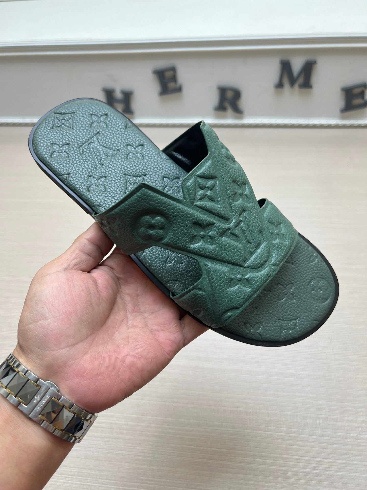 54E34ZDE Stylish slippers