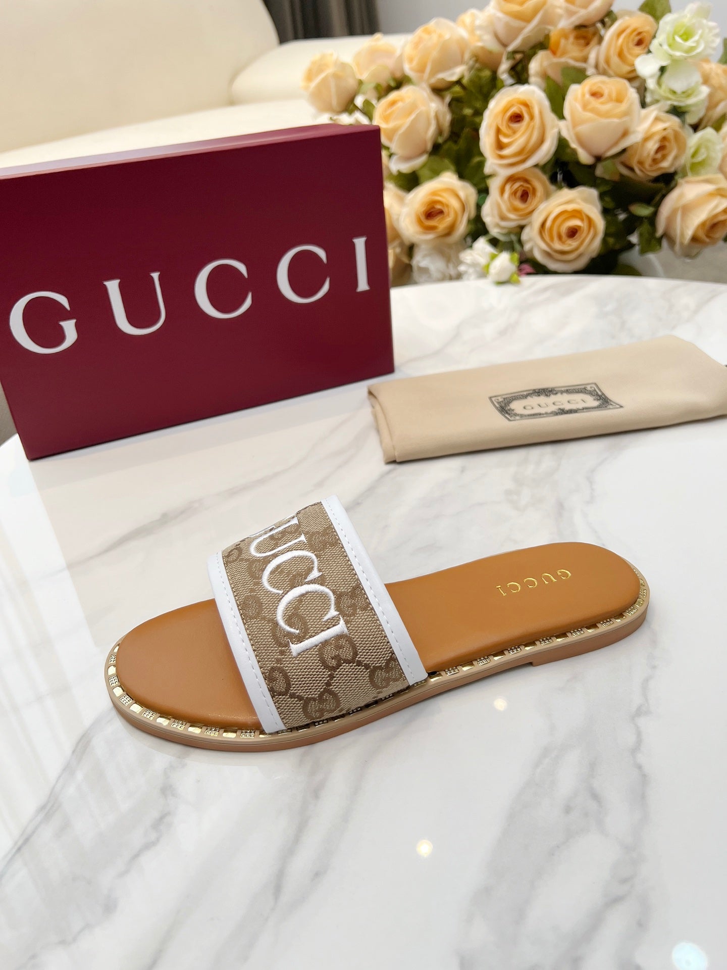 255QB29ZDE Stylish leather Slippers