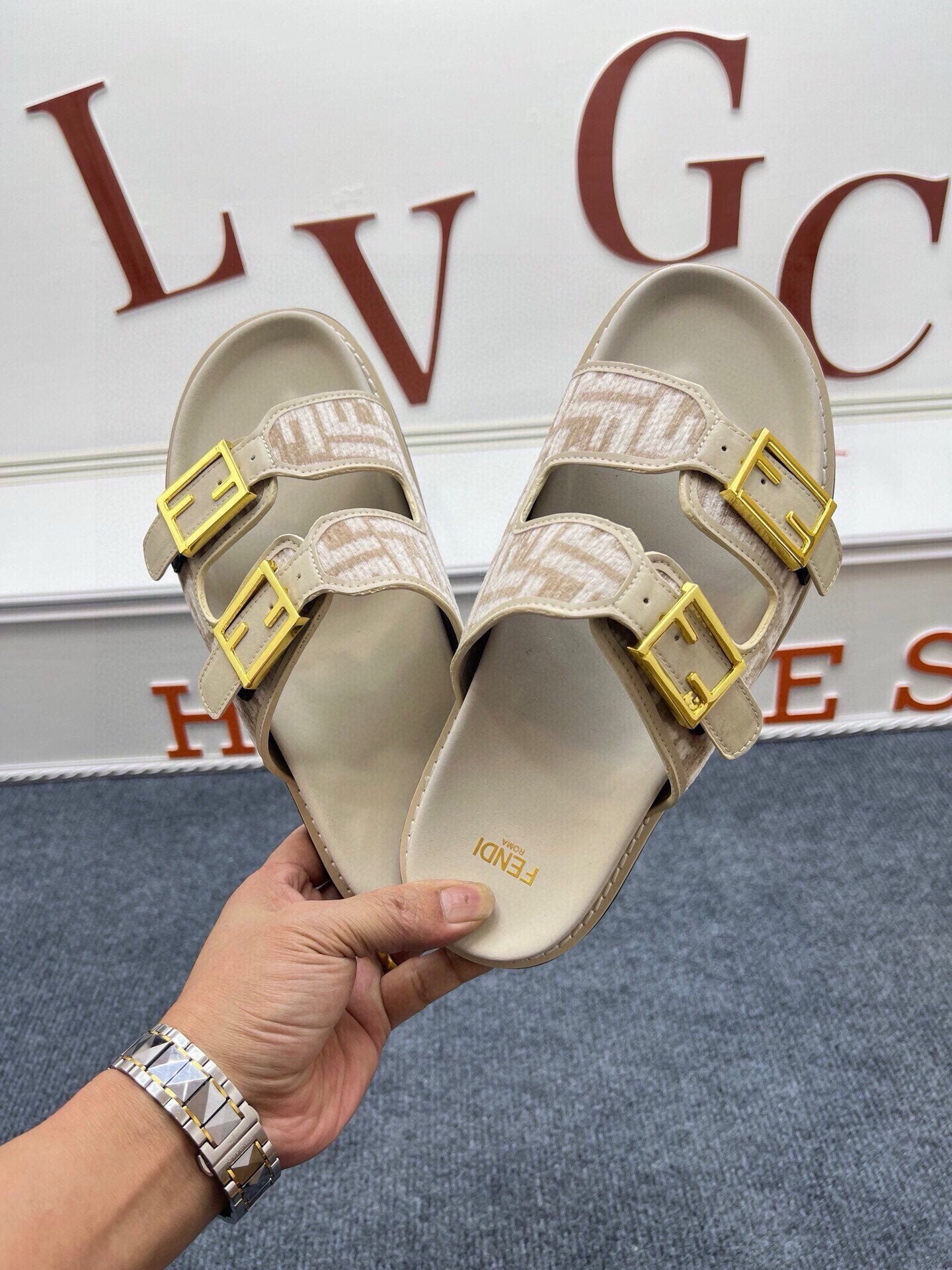 54F38ZDE Stylish slippers