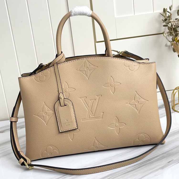 1E059BDE Stylish leather bag