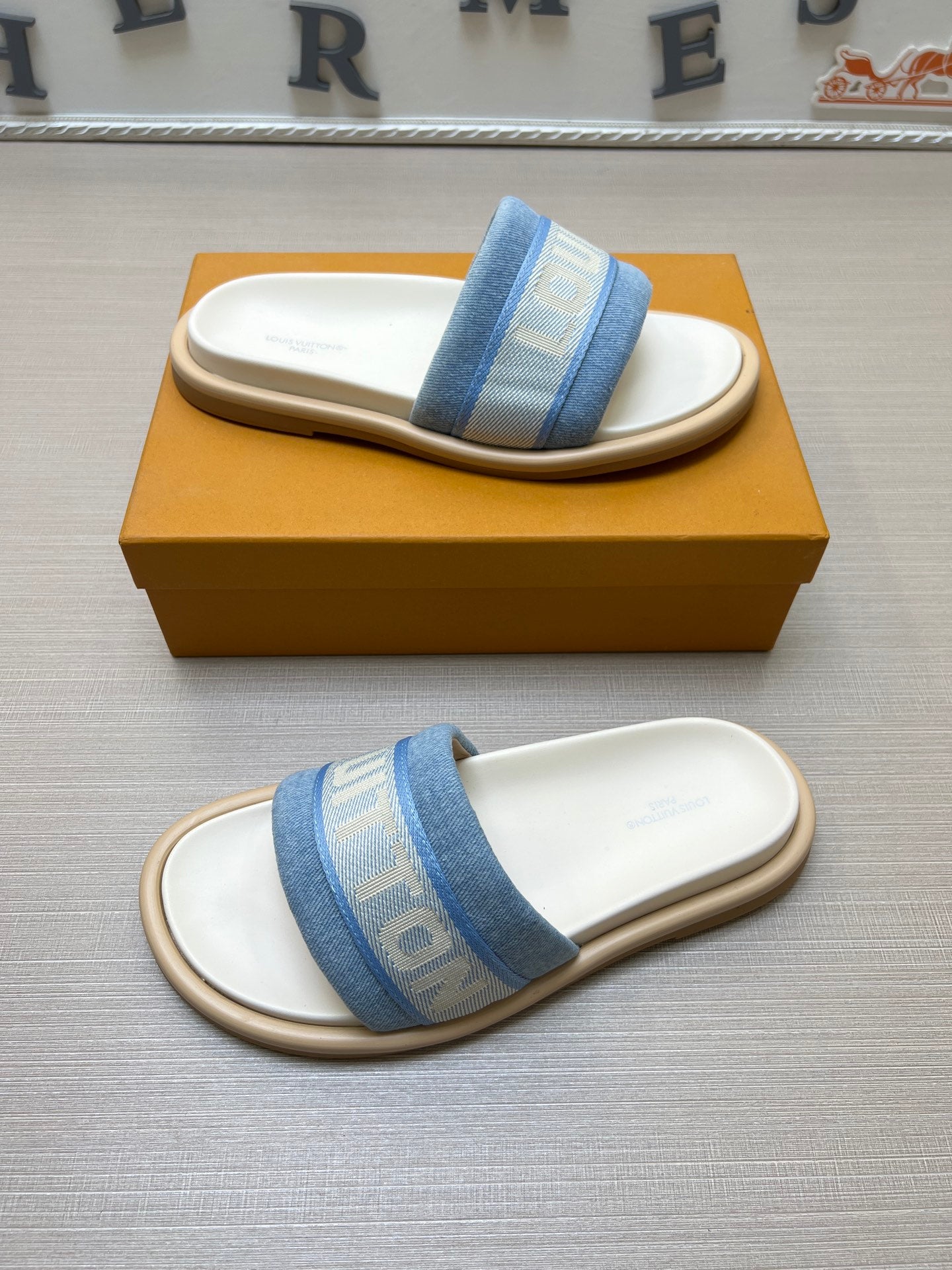 535ZE301ZDE Stylish Slippers