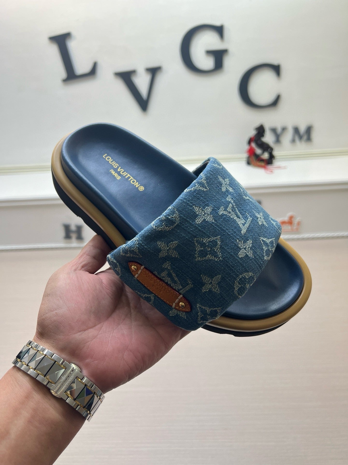 54E100ZDE Stylish slippers Sole thickness 5cm