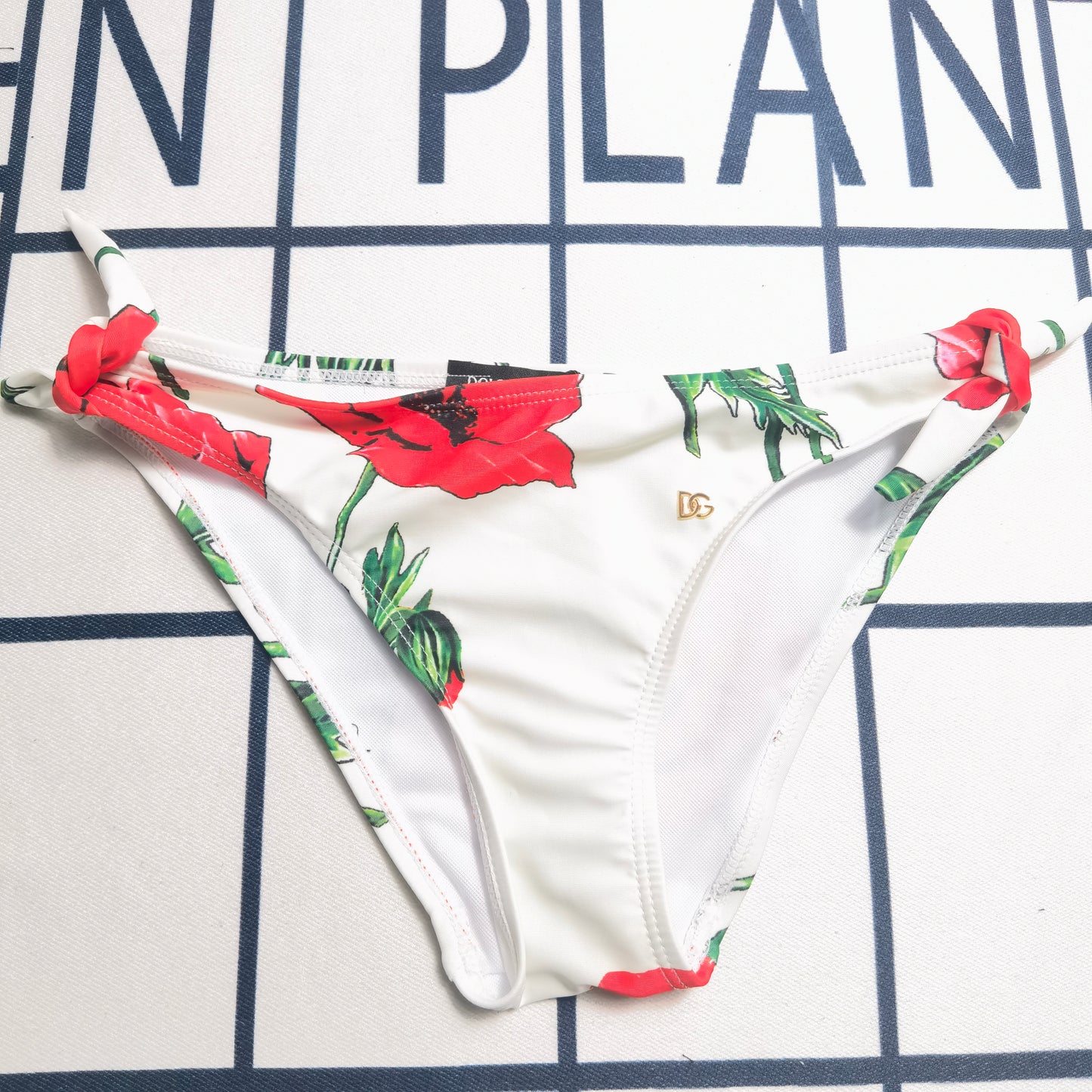 14A251YDE Stylish Bikini swimsuit