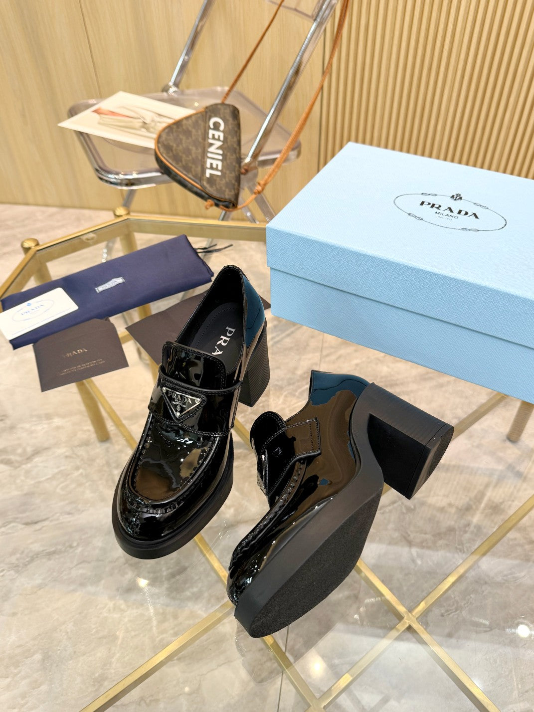 285ZPD63ZDE Stylish leather High heels