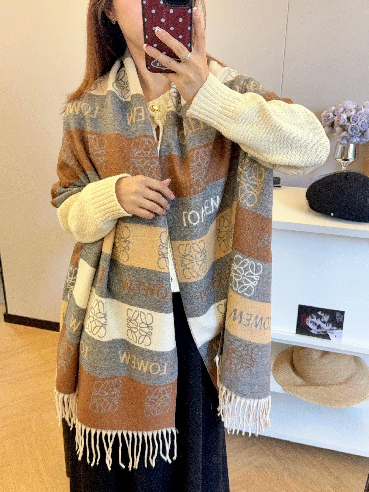 185ZA62WDE Stylish Winter Scarves