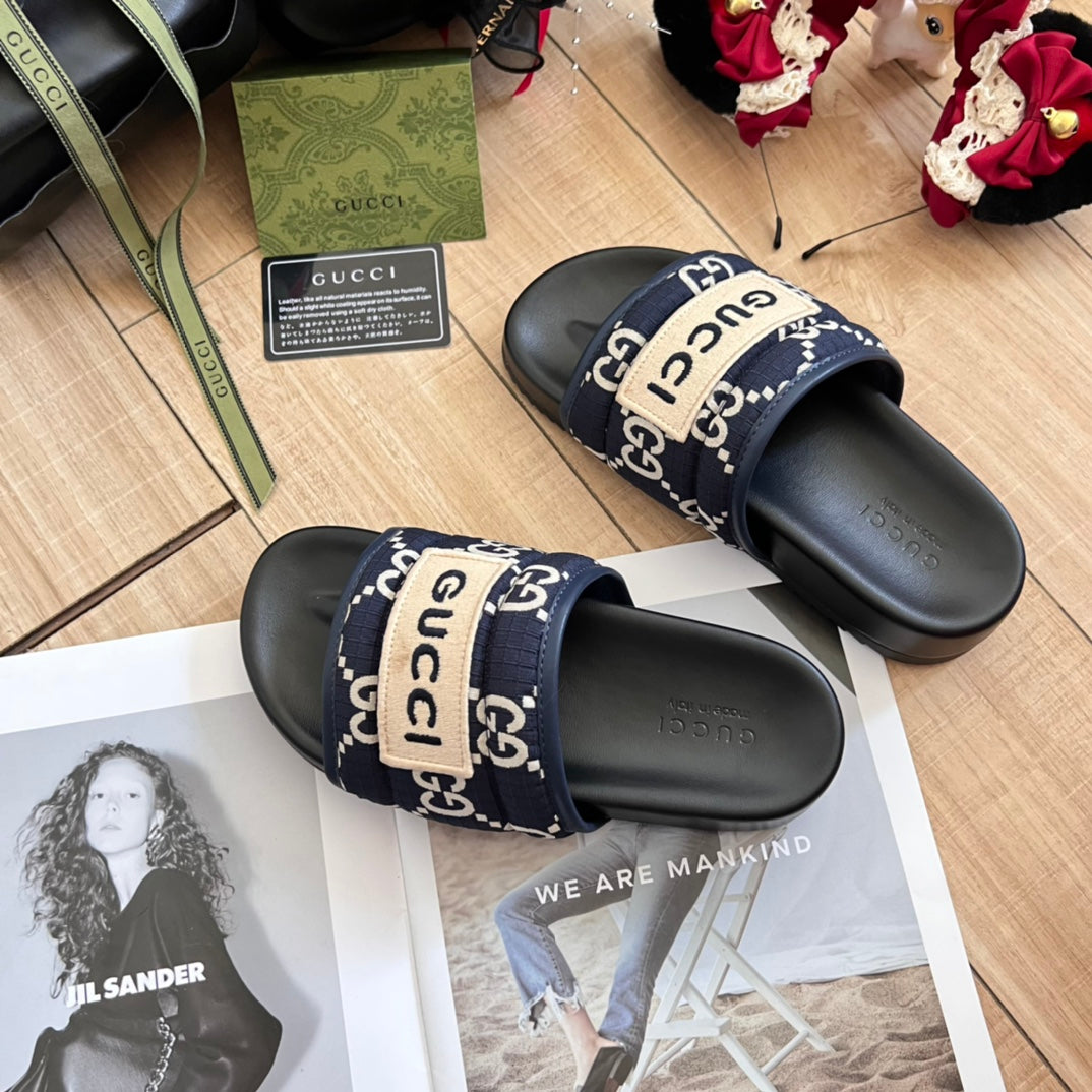 14B84ZDE Stylish Slippers