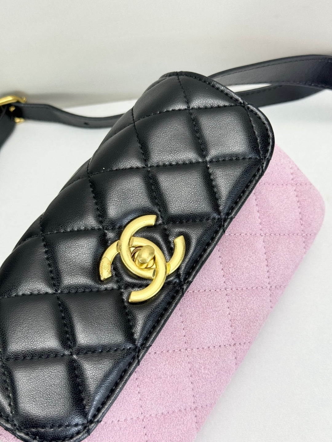 15RC61BDE Stylish leather bag