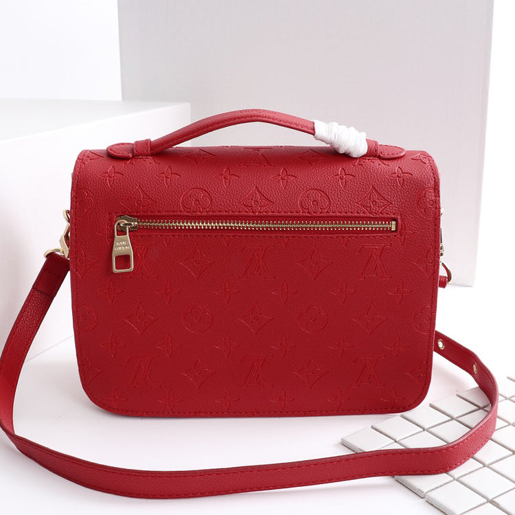 AE92BDE Stylish leather bag
