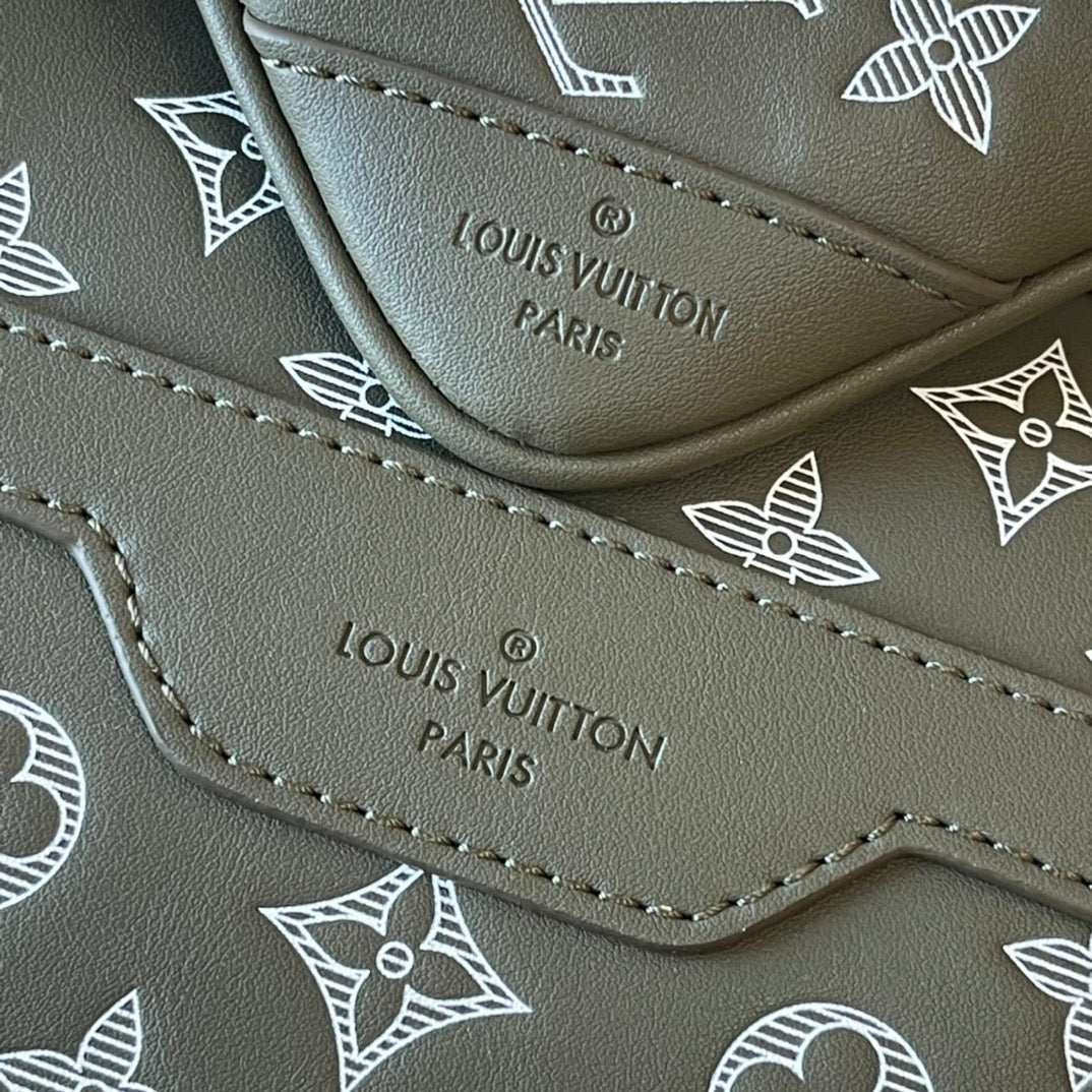 155NE77BDE Stylish leather bag