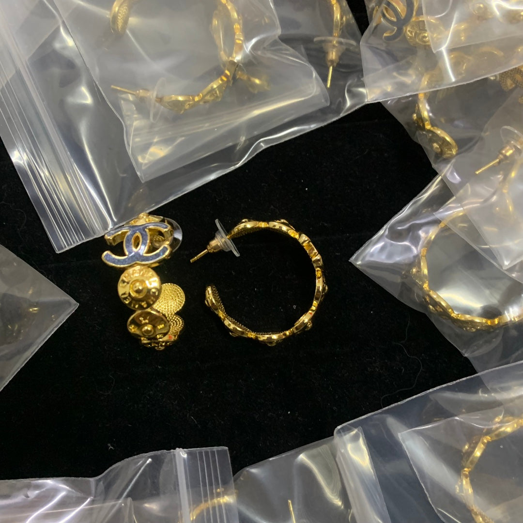 14C197EDE Stylish Earrings