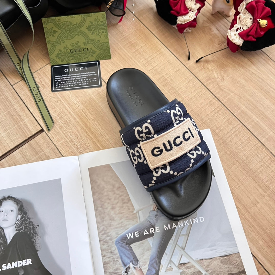 14B84ZDE Stylish Slippers