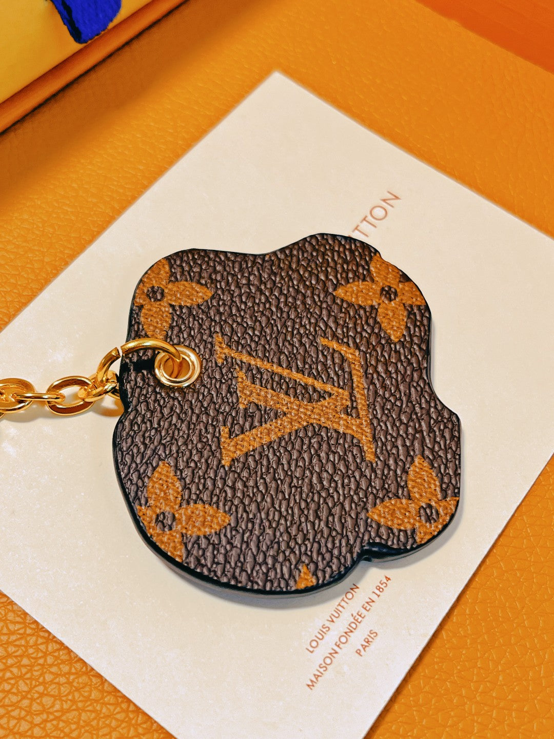 14E40ADE Stylish key closure