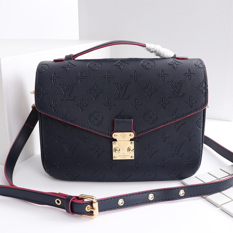 AE92BDE Stylish leather bag