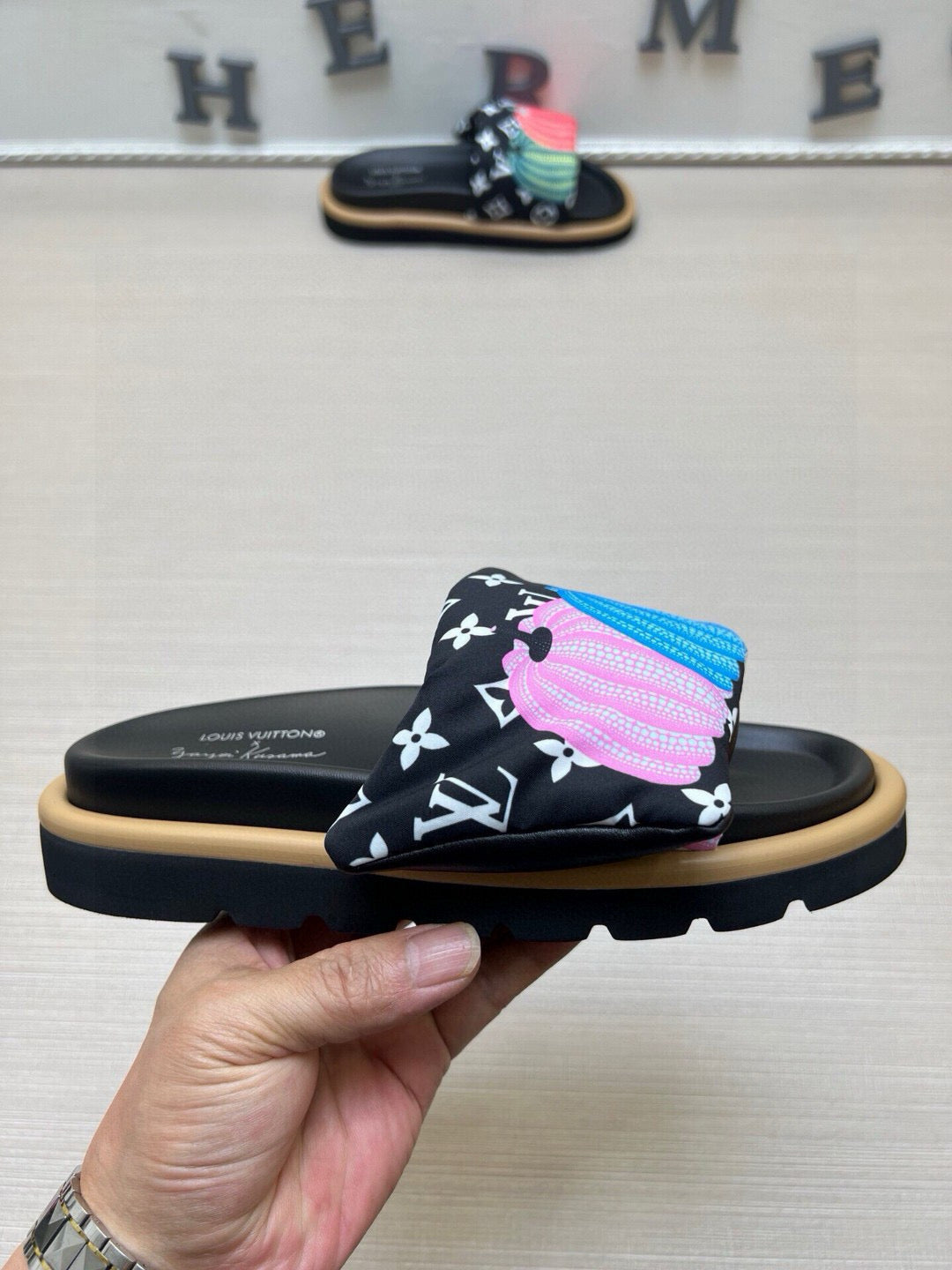 5QE11ZDE Stylish Slippers