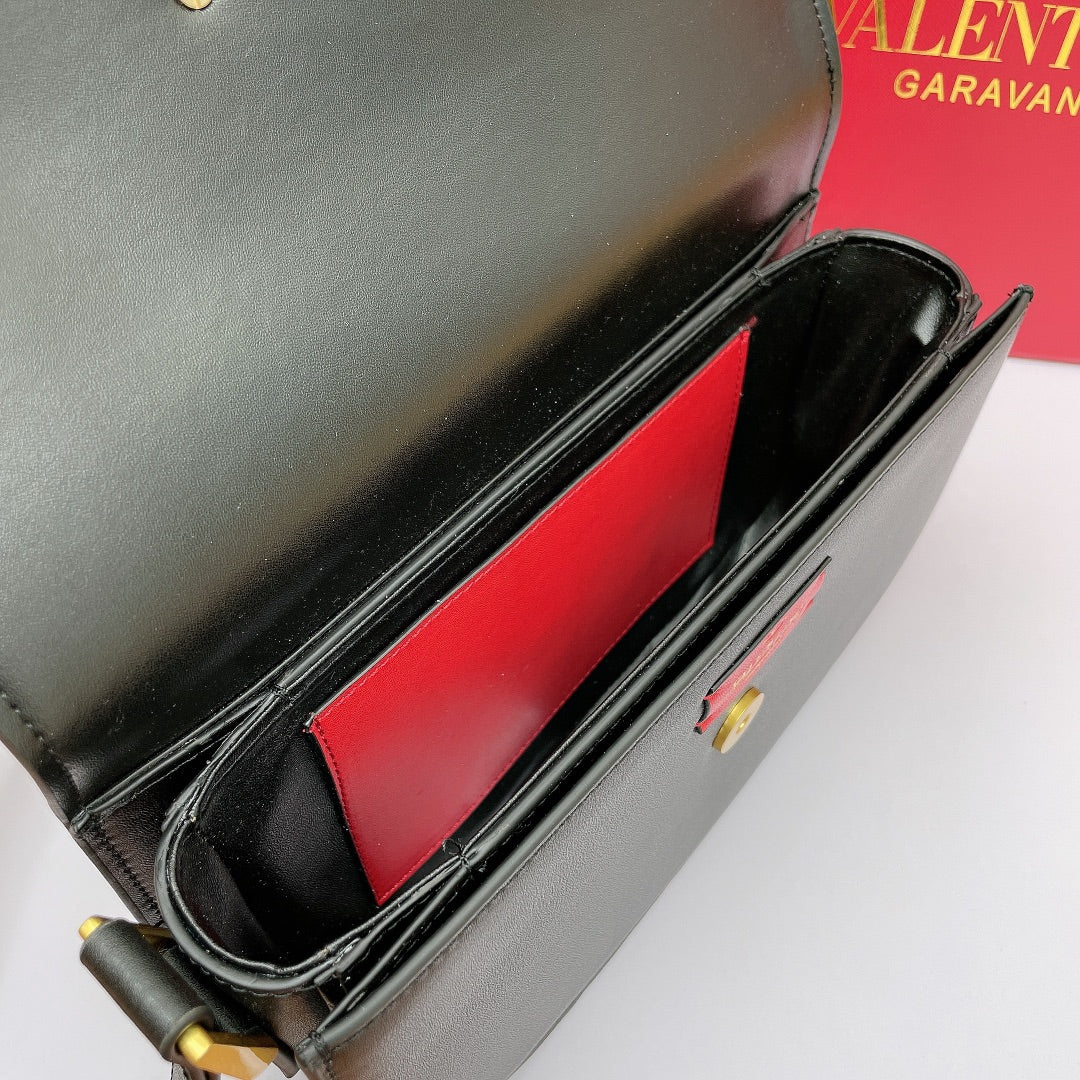 5A45BDE Stylish leather bag