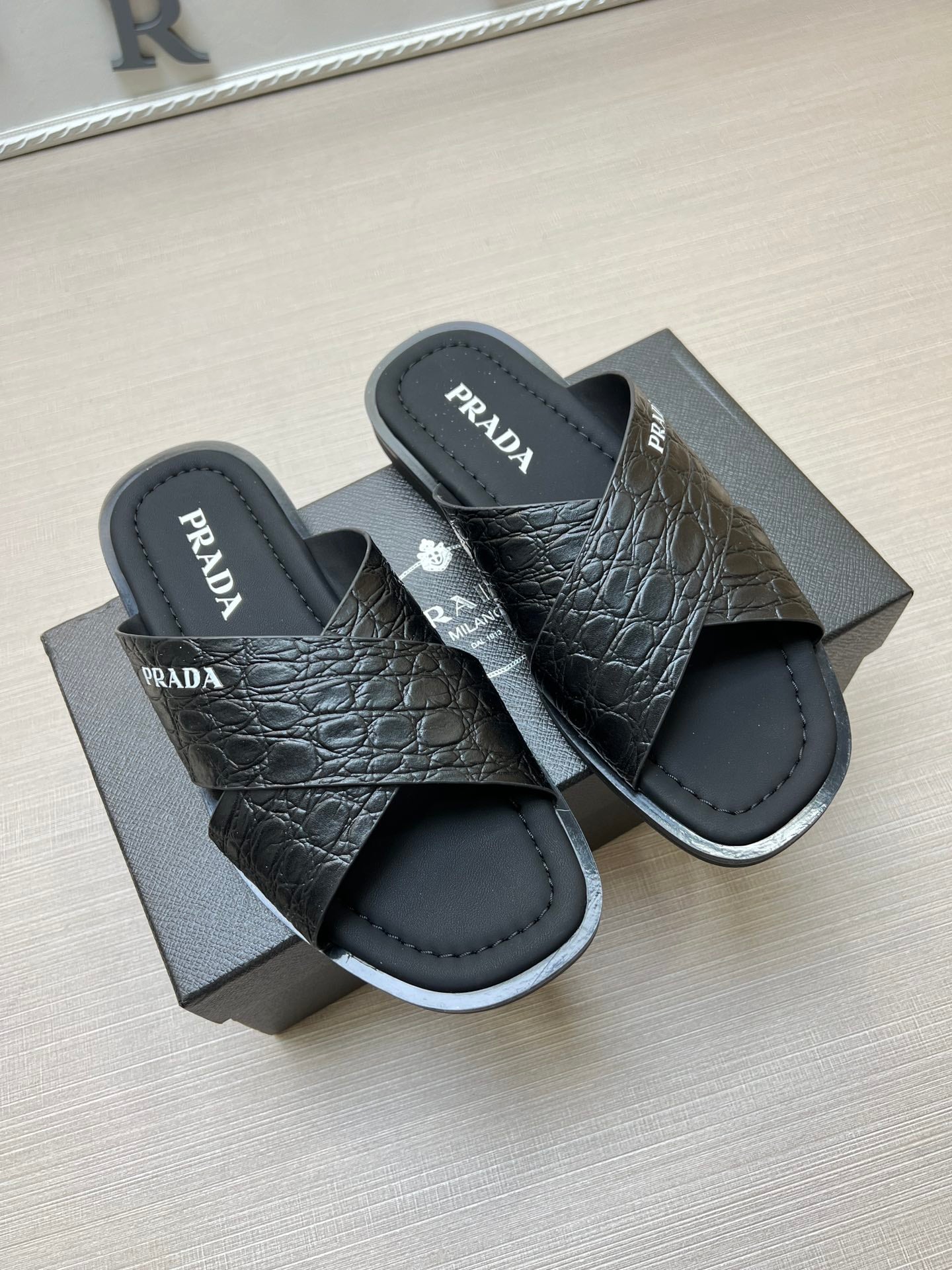54PD74ZDE Stylish slippers