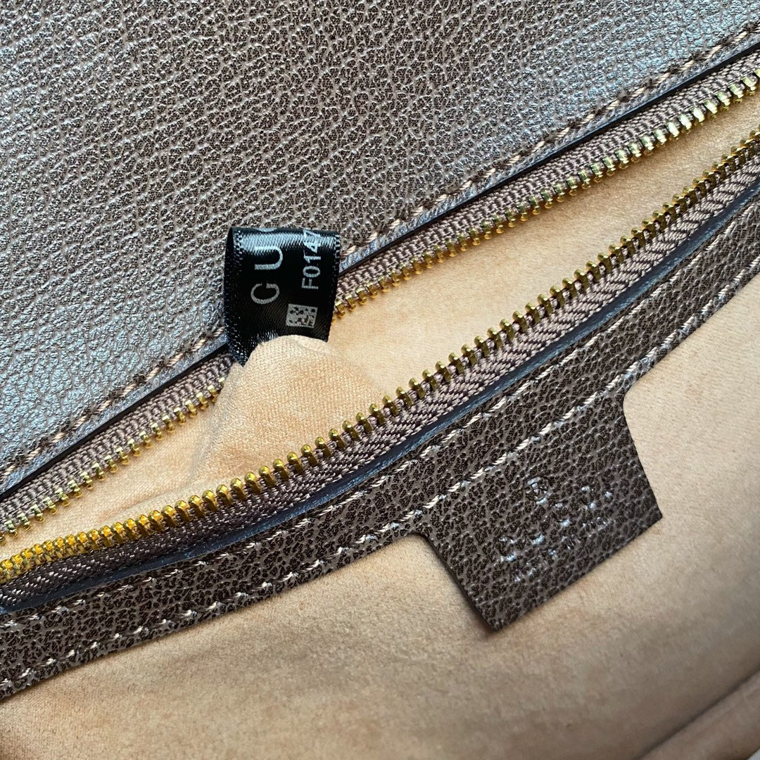 2B25BDE Stylish leather bag