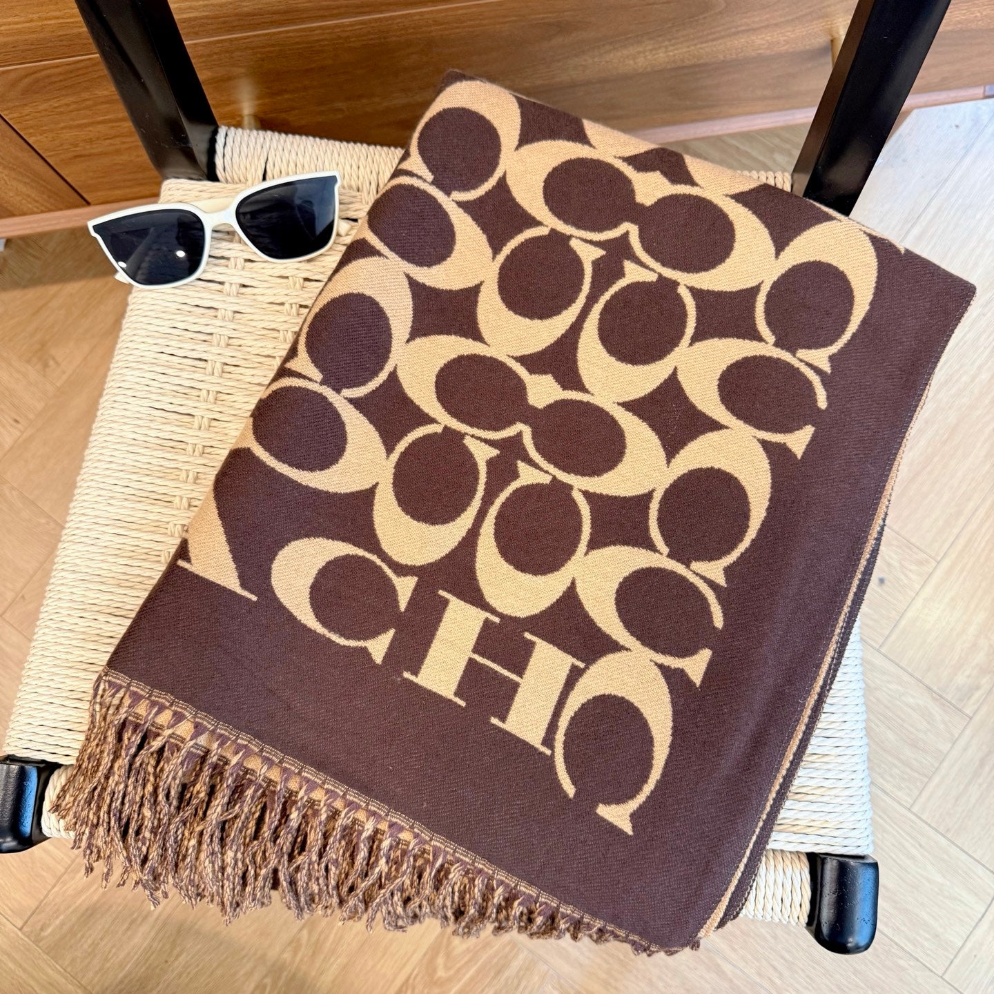 185ZA63WDE Stylish Winter Scarves
