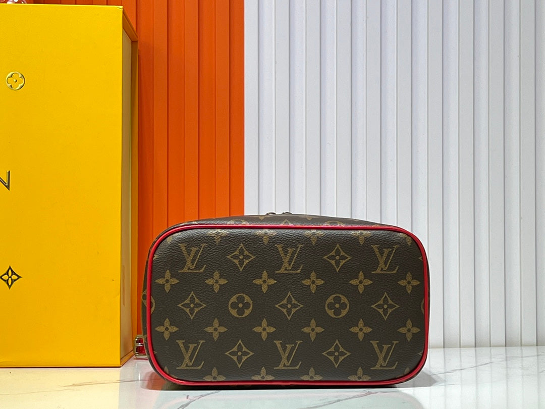 15XE10BDE Stylish leather bag