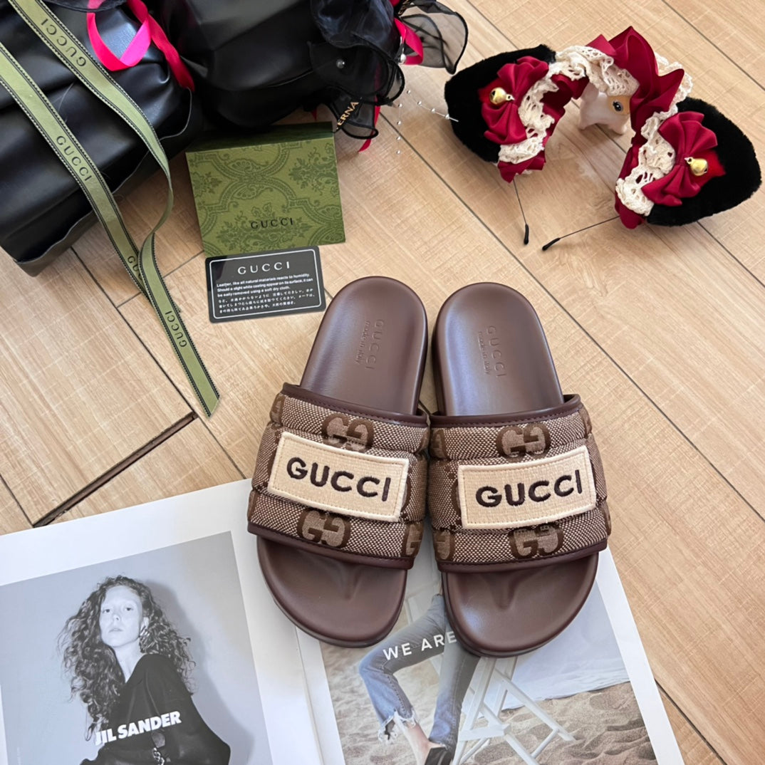 14B84ZDE Stylish Slippers